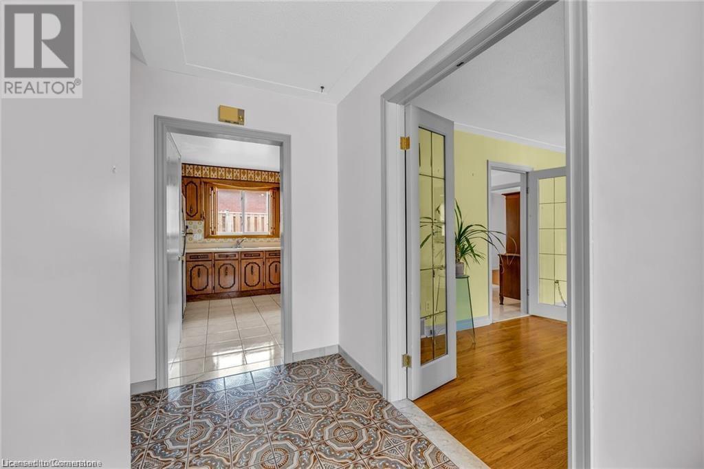 48 Crawford Drive, Hamilton, Ontario  L8H 2P1 - Photo 4 - 40685311