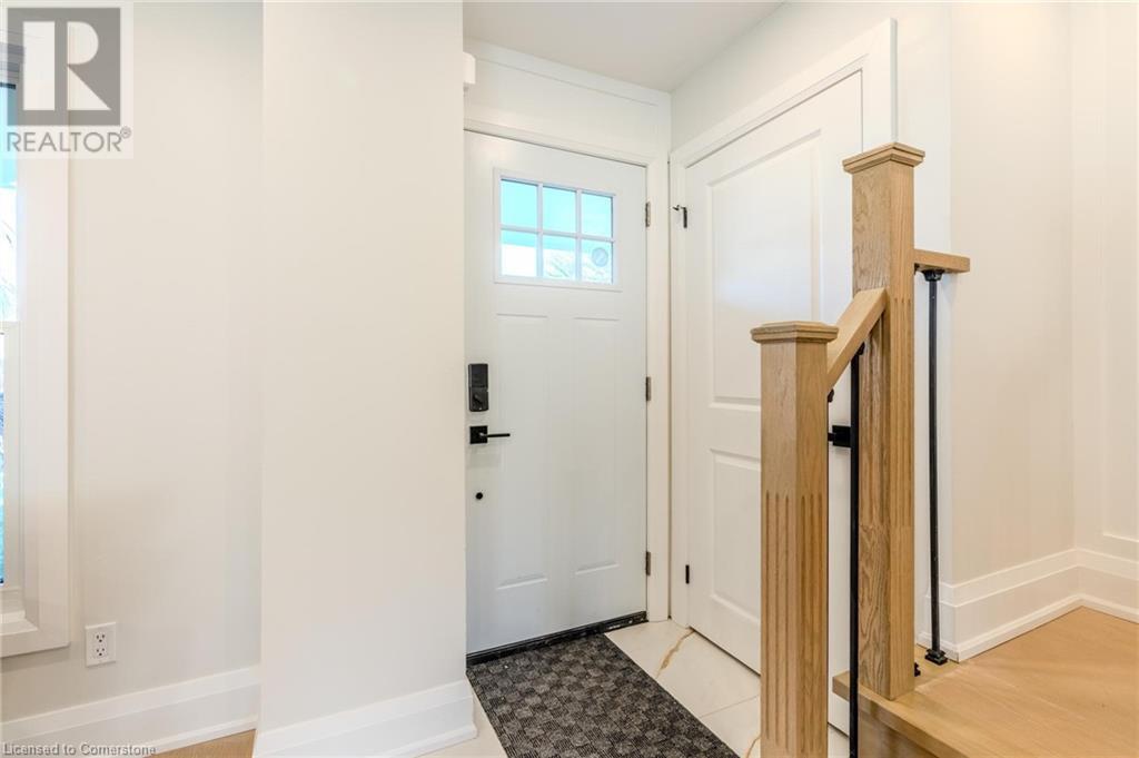 30 Angus Road, Hamilton, Ontario  L8K 6L1 - Photo 3 - 40685186