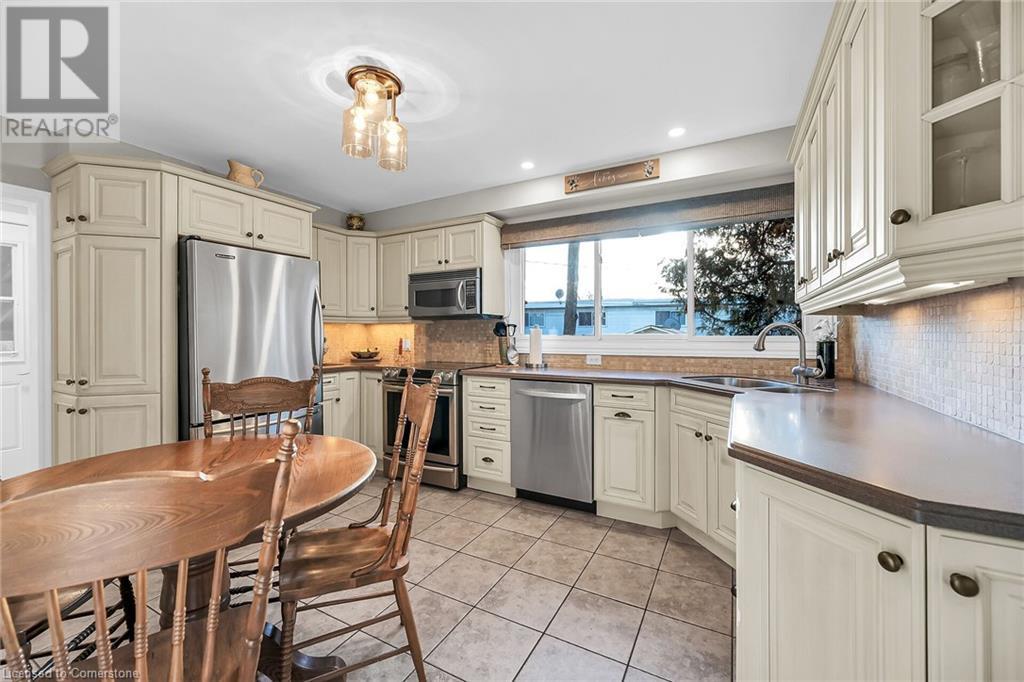 2398 Maryvale CourtBurlington, Ontario  L7P 2P2 - Photo 10 - 40685328
