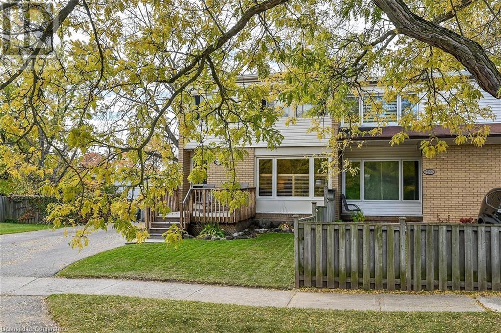 2398 Maryvale CourtBurlington, Ontario  L7P 2P2 - Photo 4 - 40685328