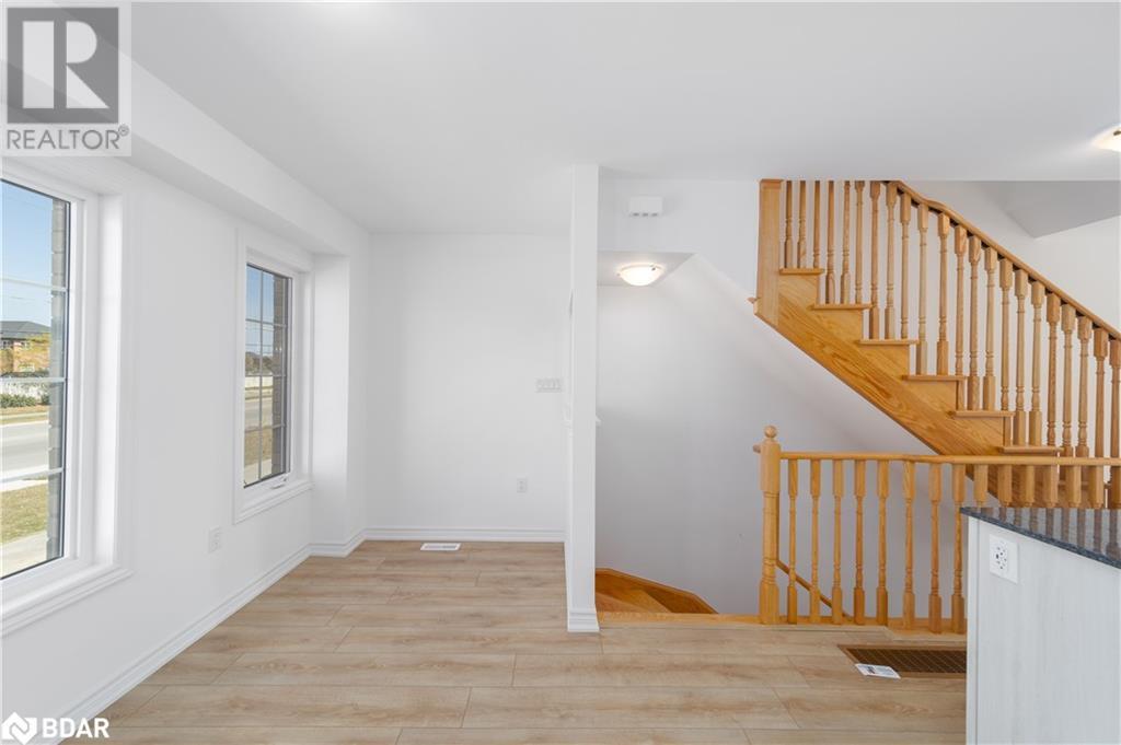 47 Pumpkin Corner Crescent, Barrie, Ontario  L9J 0T7 - Photo 4 - 40685464