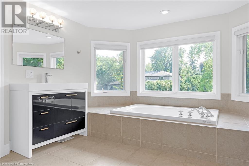 1247 Cumnock Crescent, Oakville, Ontario  L6J 2N6 - Photo 23 - 40640581