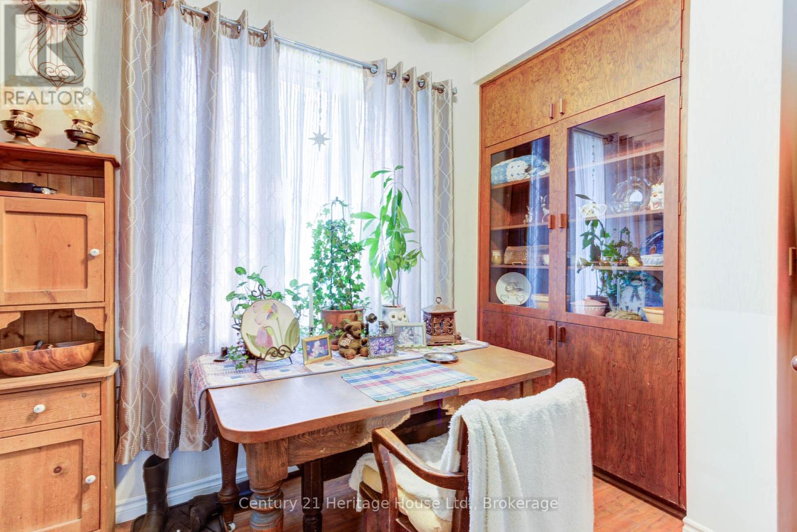 397 Lambton Street W, West Grey, Ontario  N0G 1R0 - Photo 18 - X11894105