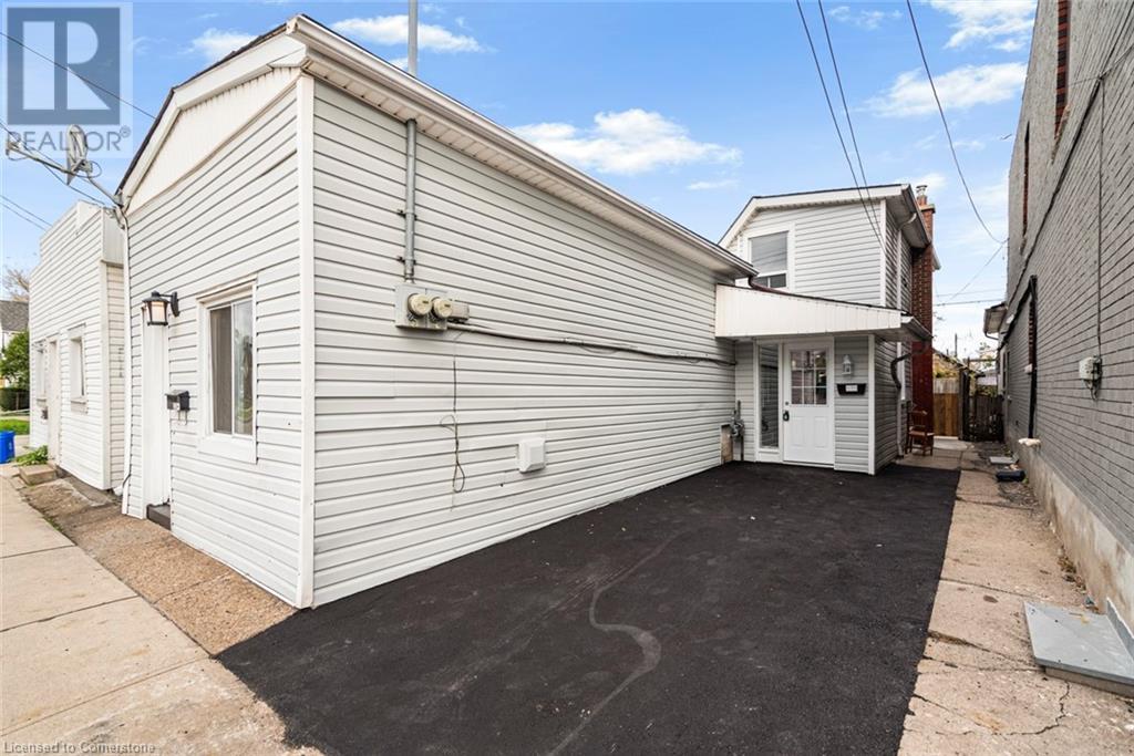 333 Britannia Avenue, Hamilton, Ontario  L8H 1Y4 - Photo 2 - 40672284