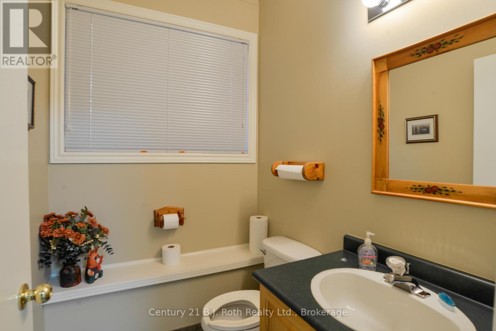 Unit# 2 - 241 Brock Street, Gravenhurst, Ontario  P1P 1H4 - Photo 12 - X11894165