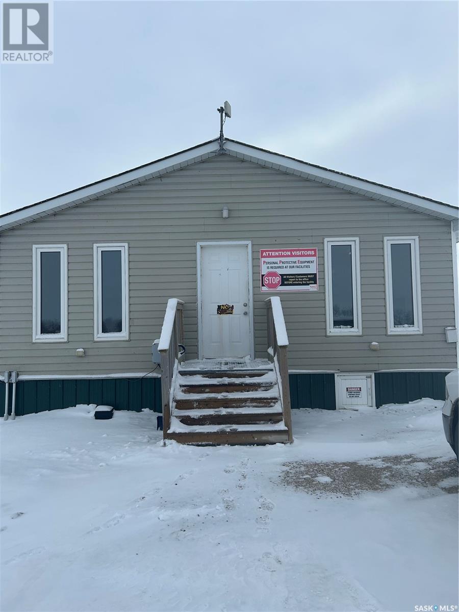 Ituna Commercial Building, Ituna Bon Accord Rm No. 246, Saskatchewan  S0A 1N0 - Photo 2 - SK990721