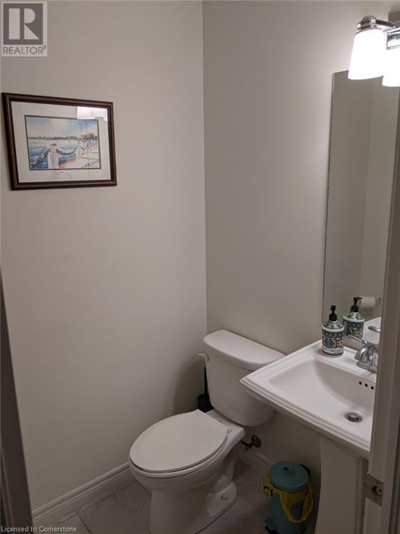 9 Hyde Park Mews, Kitchener, Ontario  N2H 0B2 - Photo 3 - 40680593