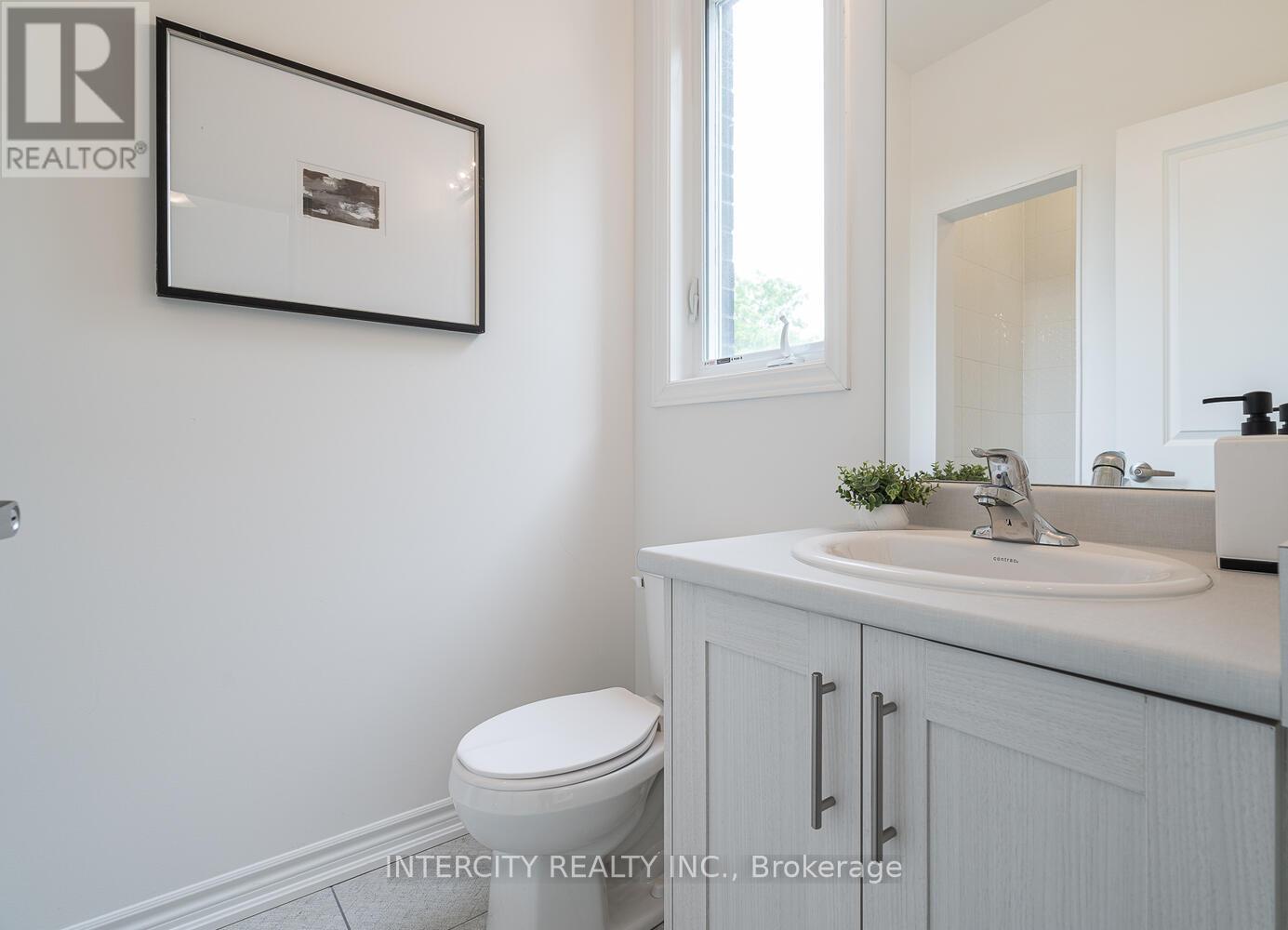 58 Puisaya Drive, Richmond Hill, Ontario  L4E 1A2 - Photo 8 - N11894225