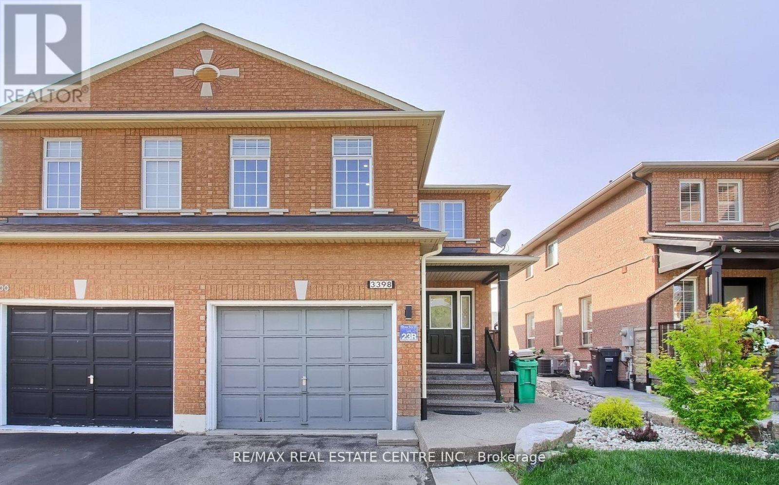 3398 Crimson King Circle, Mississauga, Ontario  L5N 8M9 - Photo 3 - W11894239