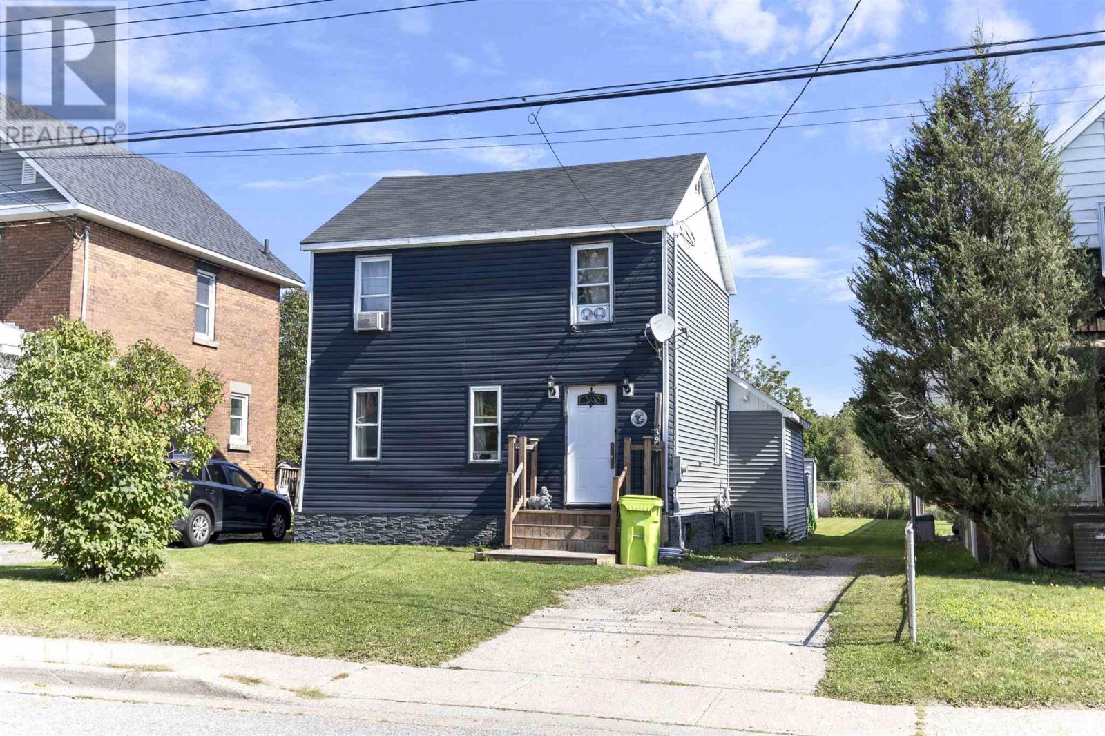 398 Morin St, Sault Ste. Marie, Ontario  P6C 3E6 - Photo 1 - SM242486