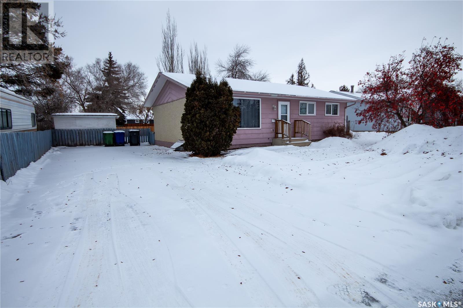 282 19th Street, Battleford, Saskatchewan  S0M 0E0 - Photo 2 - SK990696