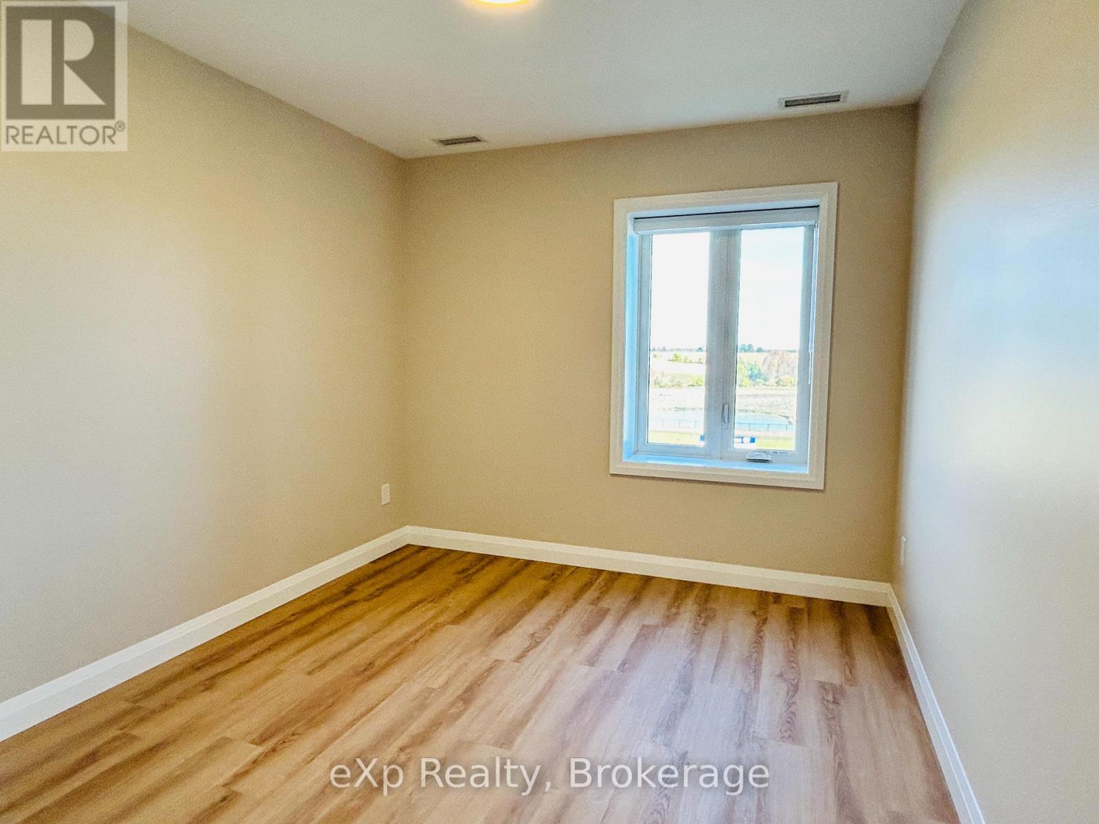 208 - 101 Eastridge Road, Brockton, Ontario  N0G 2V0 - Photo 12 - X11894324