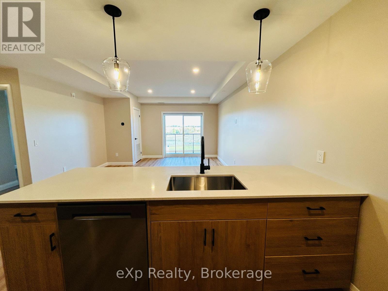 208 - 101 Eastridge Road, Brockton, Ontario  N0G 2V0 - Photo 3 - X11894324