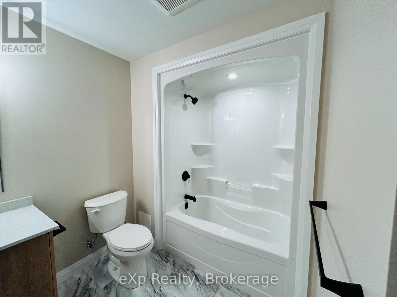 208 - 101 Eastridge Road, Brockton, Ontario  N0G 2V0 - Photo 9 - X11894324