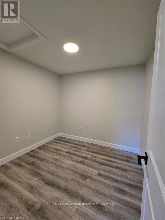 32 Roberts Street, Huron East (Seaforth), Ontario  N0K 1W0 - Photo 10 - X10780459