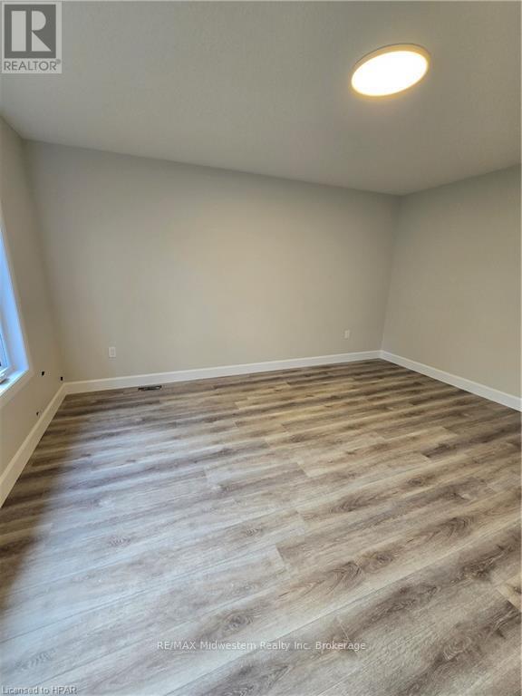 32 Roberts Street, Huron East (Seaforth), Ontario  N0K 1W0 - Photo 17 - X10780459