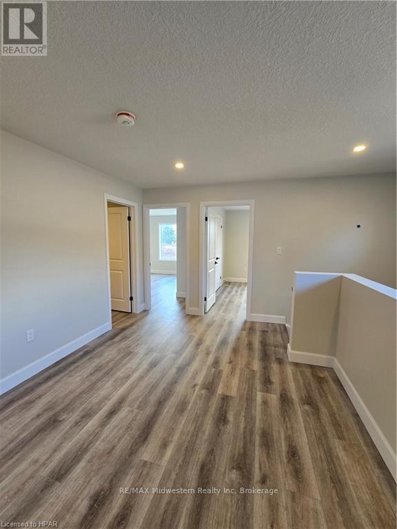 32 Roberts Street, Huron East (Seaforth), Ontario  N0K 1W0 - Photo 9 - X10780459