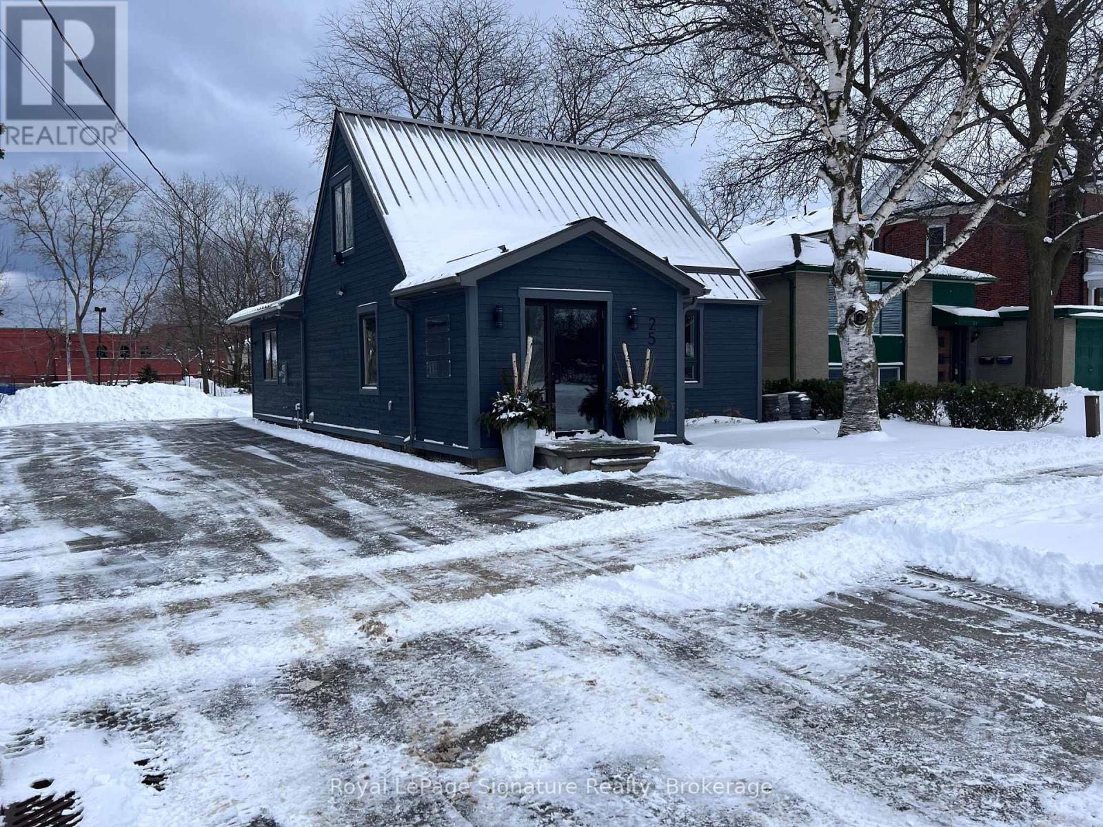 25 MAPLE STREET, Collingwood, Ontario