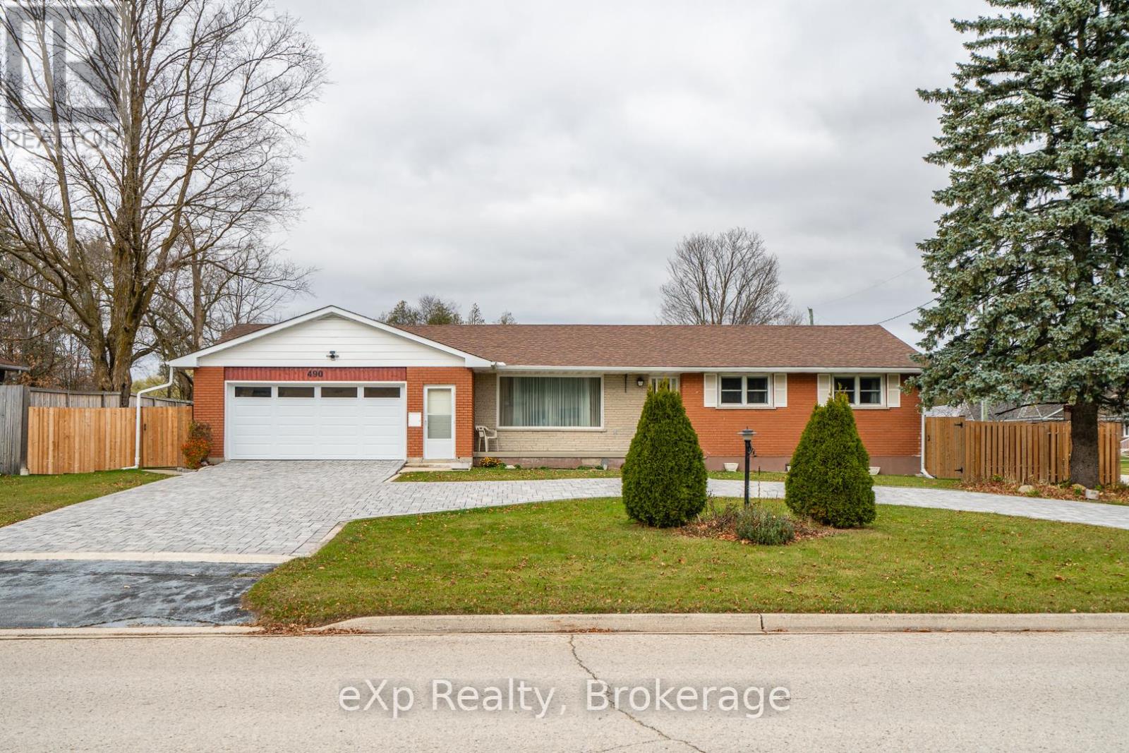 490 Saddler Street E, West Grey, Ontario  N0G 1R0 - Photo 3 - X11882772