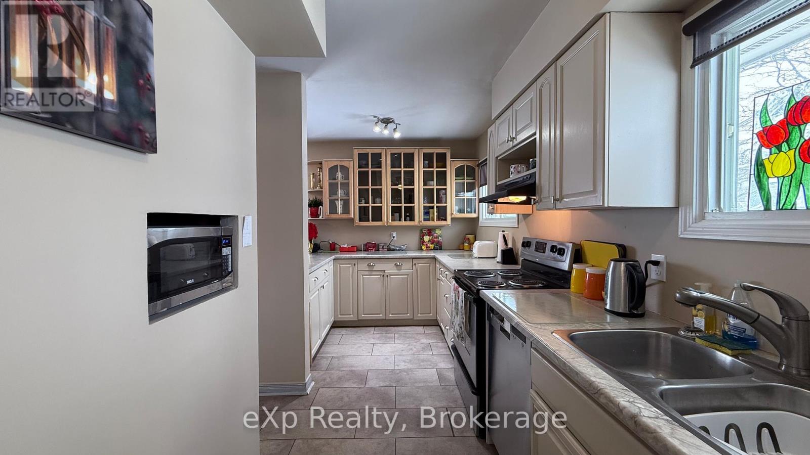 610 13 Street, Hanover, Ontario  N4N 1Y8 - Photo 6 - X11886893