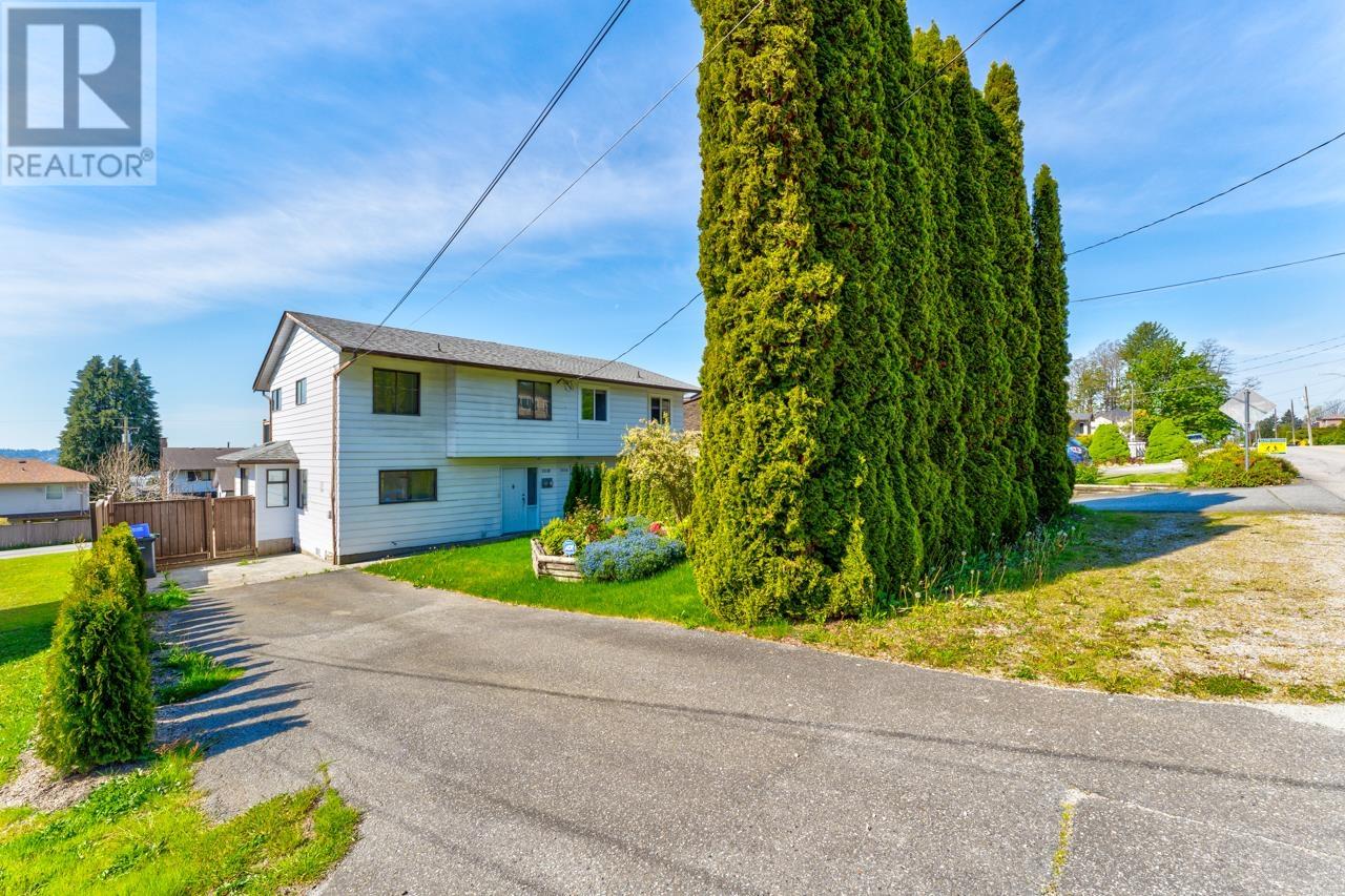 Property at 1018 ROCHESTER AVENUE image 2