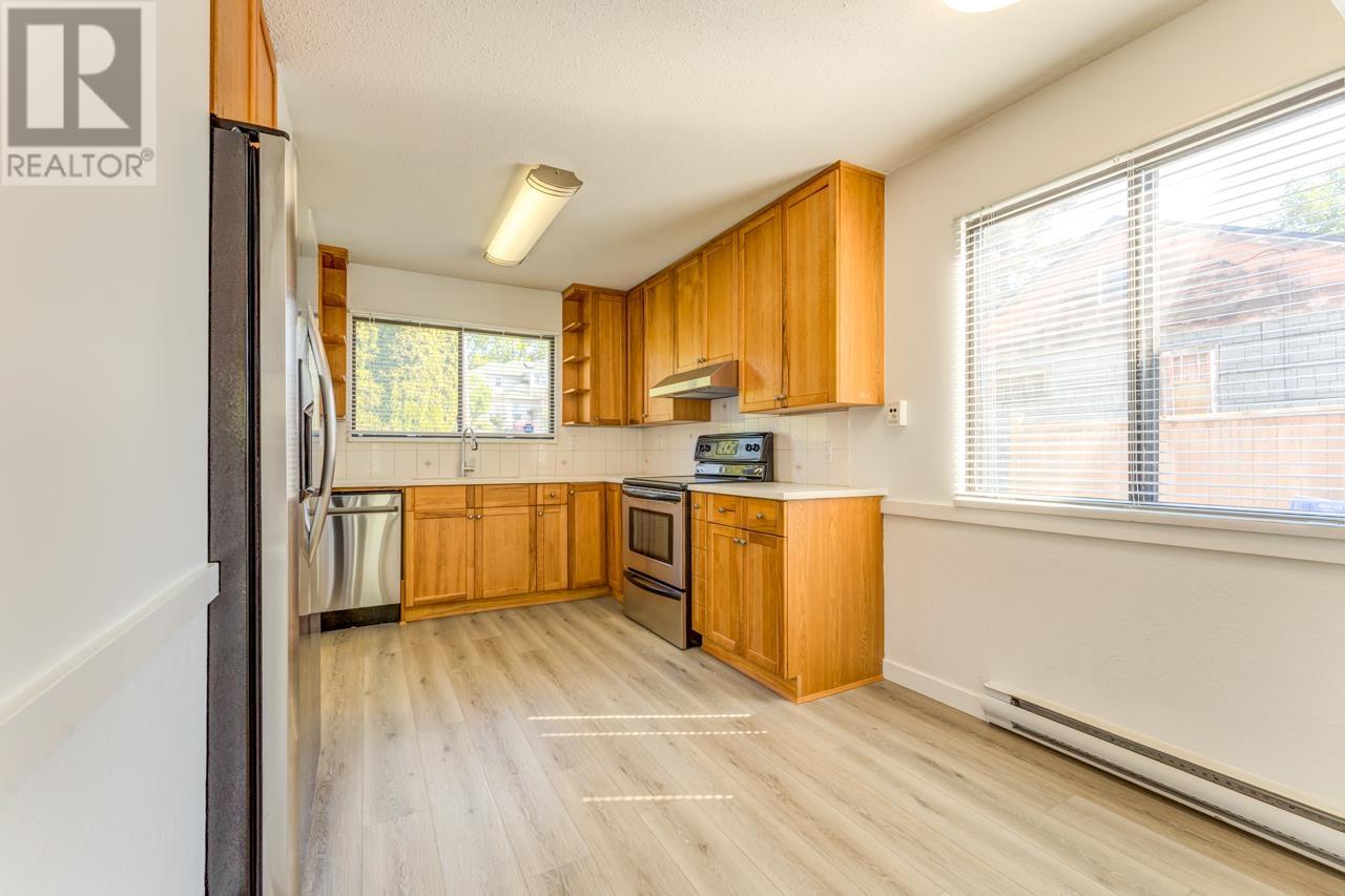 Property at 1018 ROCHESTER AVENUE image 5