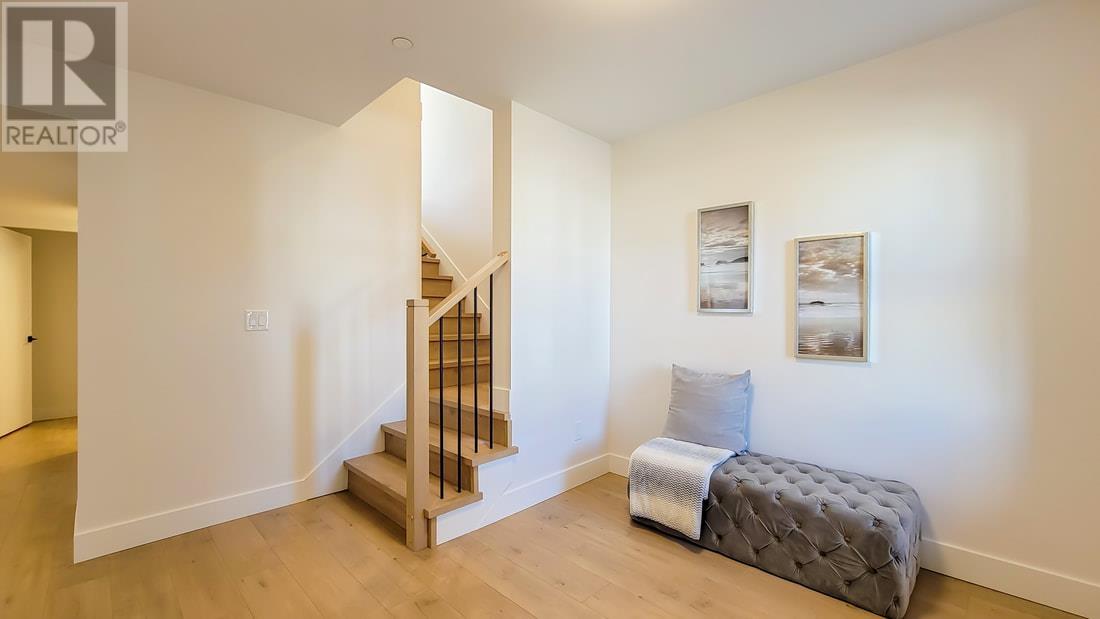 13614 232 Street, Maple Ridge, British Columbia  V4R 2R5 - Photo 2 - R2950654