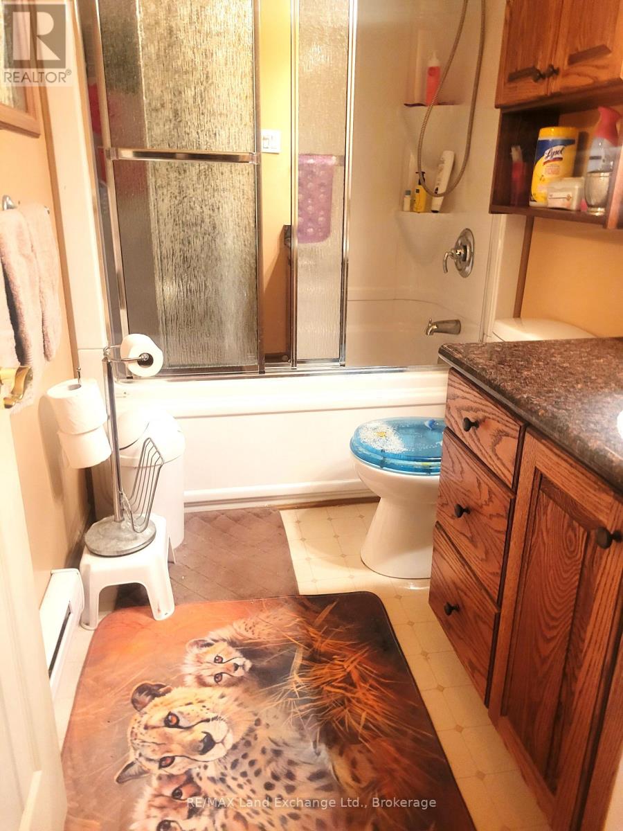 664 Palmateer Drive S, Kincardine, Ontario  N2Z 1R4 - Photo 11 - X11894426