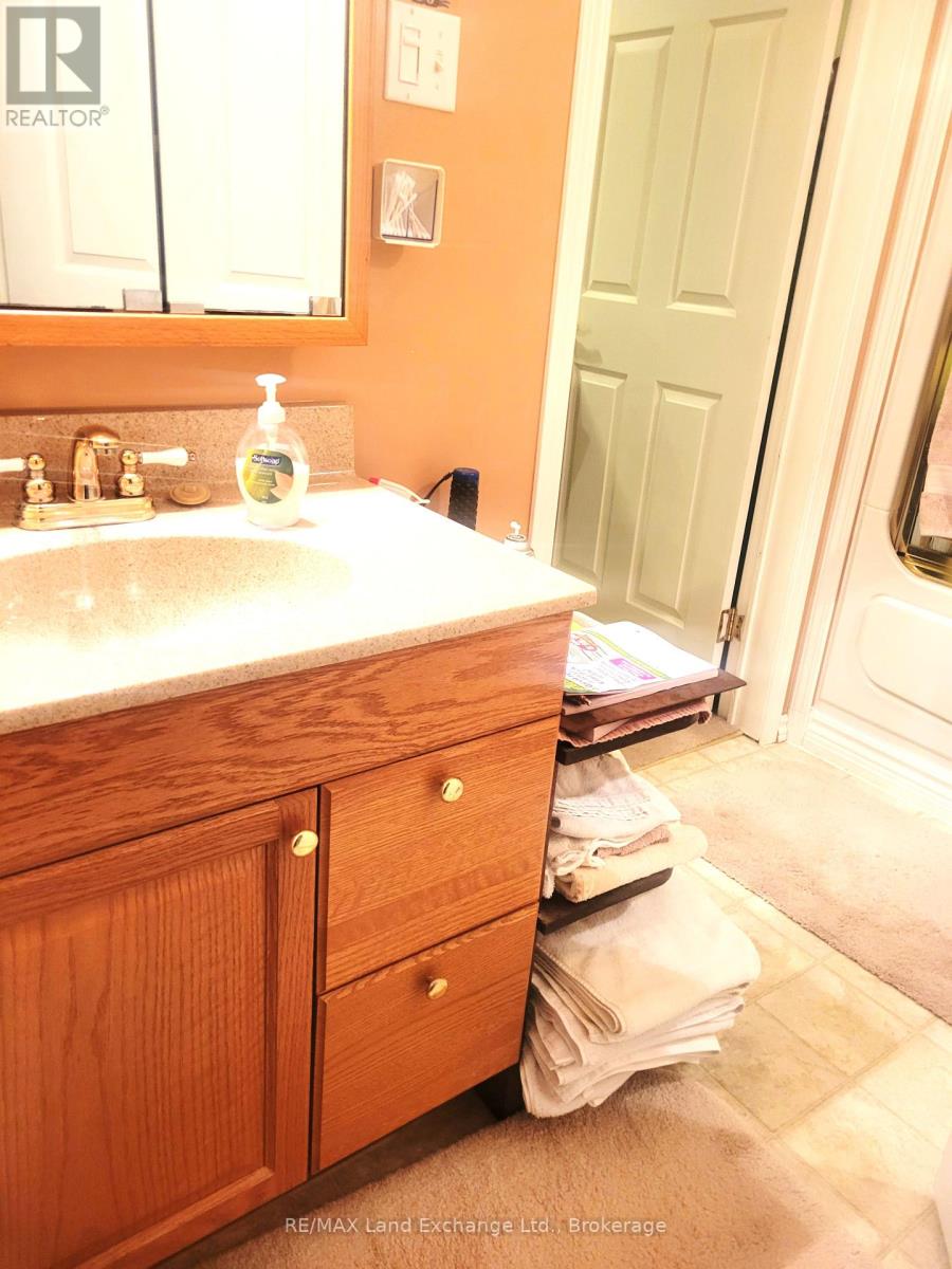 664 Palmateer Drive S, Kincardine, Ontario  N2Z 1R4 - Photo 15 - X11894426