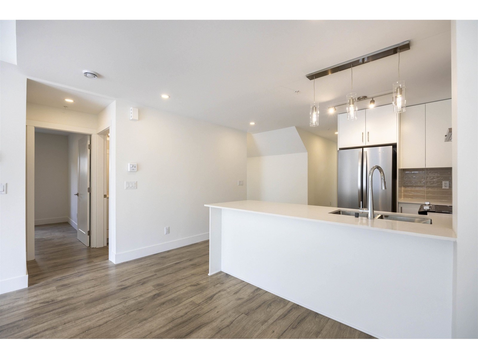 Property at 16 6328 KING GEORGE BOULEVARD image 4
