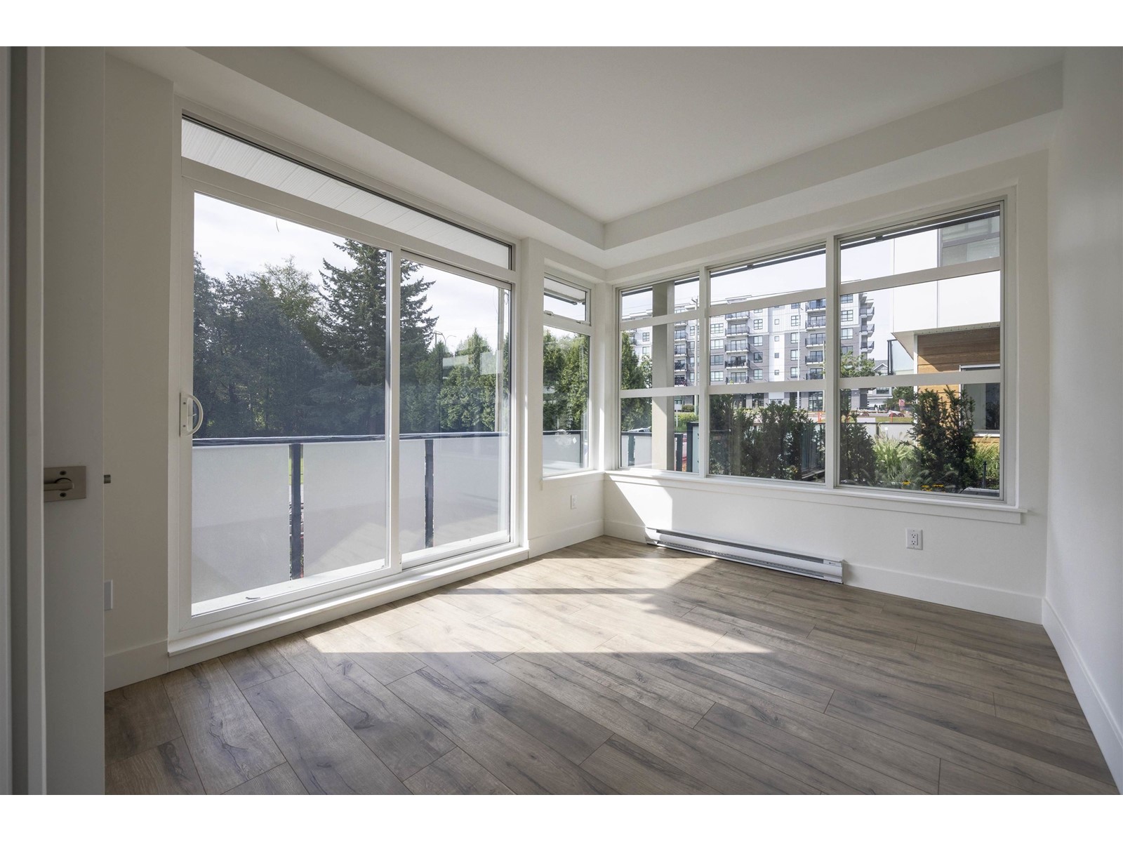 Property at 16 6328 KING GEORGE BOULEVARD image 2