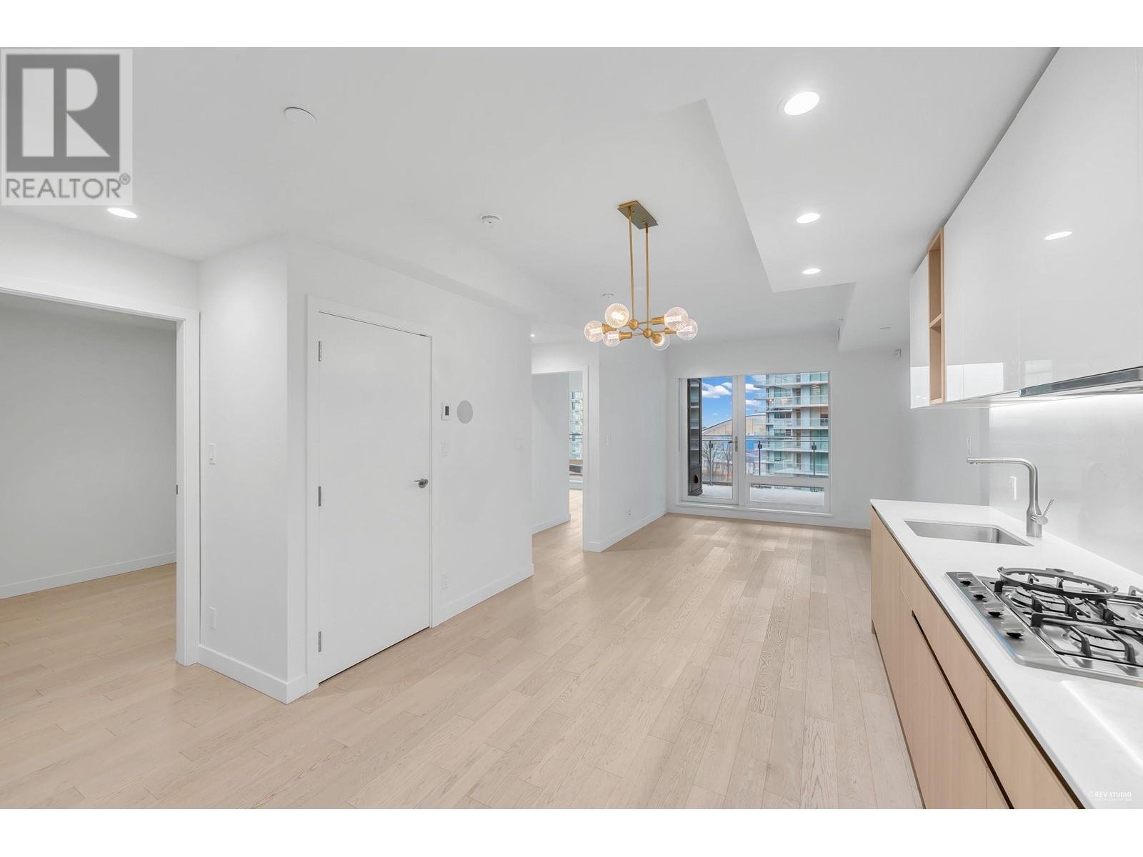 Listing Picture 4 of 23 : 614 6811 PEARSON WAY, Richmond / 烈治文 - 魯藝地產 Yvonne Lu Group - MLS Medallion Club Member