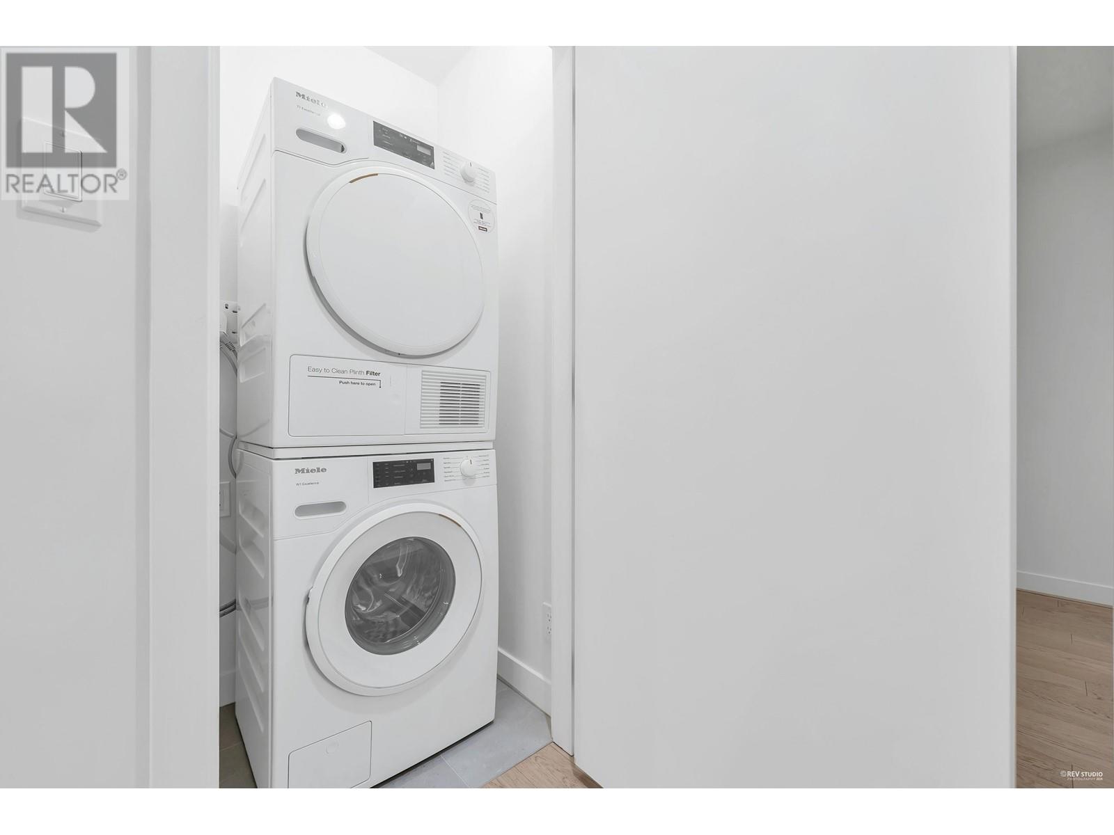 Listing Picture 13 of 23 : 614 6811 PEARSON WAY, Richmond / 烈治文 - 魯藝地產 Yvonne Lu Group - MLS Medallion Club Member
