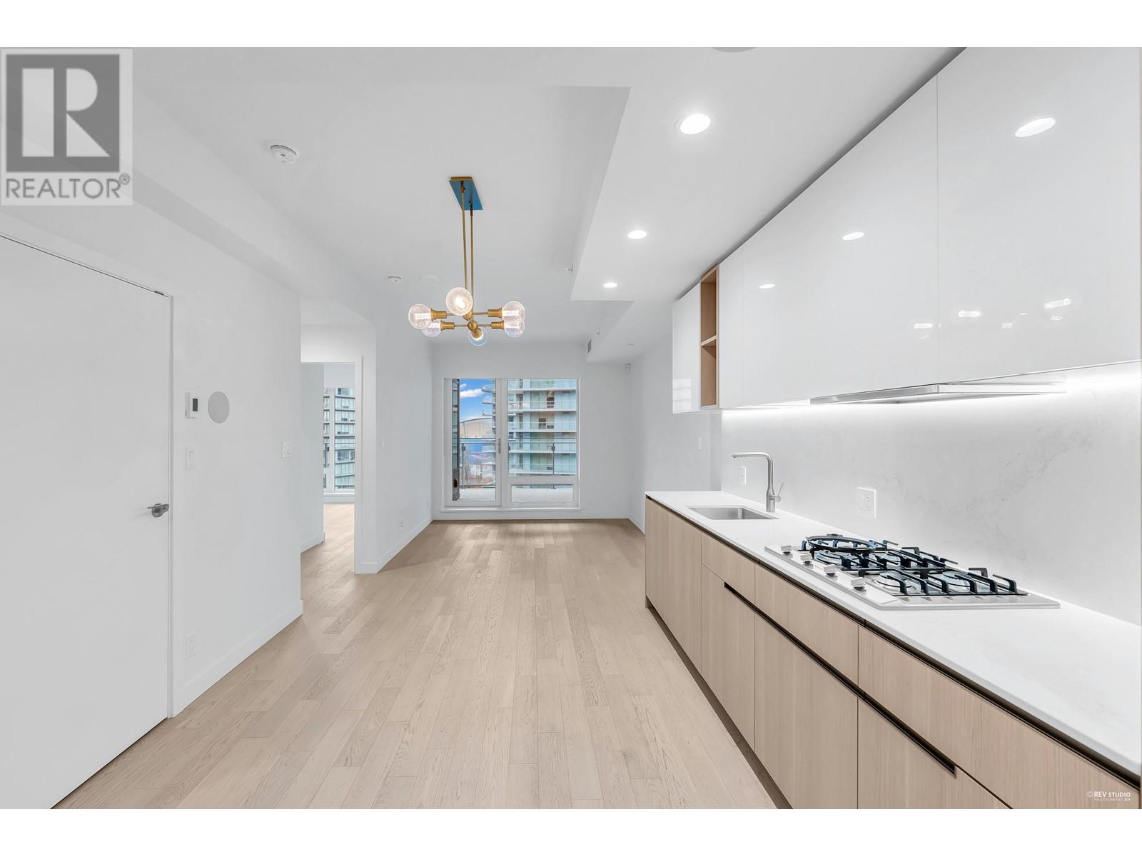 Listing Picture 3 of 23 : 614 6811 PEARSON WAY, Richmond / 烈治文 - 魯藝地產 Yvonne Lu Group - MLS Medallion Club Member