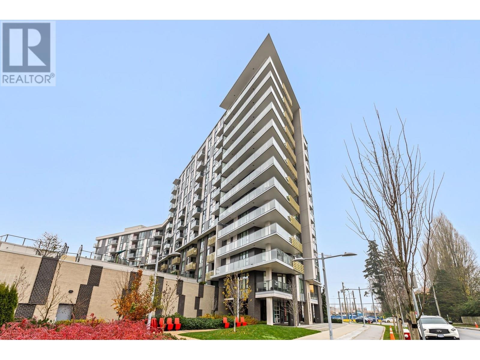 Listing Picture 2 of 32 : 315 3699 SEXSMITH ROAD, Richmond / 烈治文 - 魯藝地產 Yvonne Lu Group - MLS Medallion Club Member