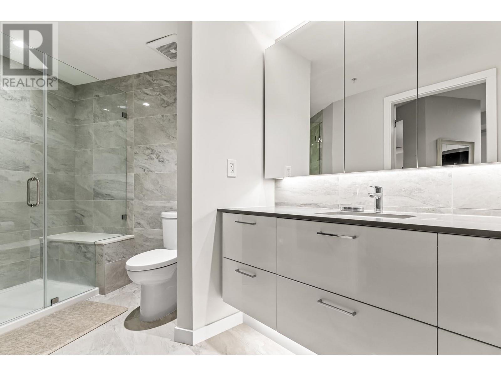 Listing Picture 21 of 32 : 315 3699 SEXSMITH ROAD, Richmond / 烈治文 - 魯藝地產 Yvonne Lu Group - MLS Medallion Club Member