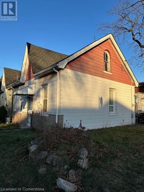 32 Steven StreetHamilton, Ontario  L8L 5N5 - Photo 2 - 40685447