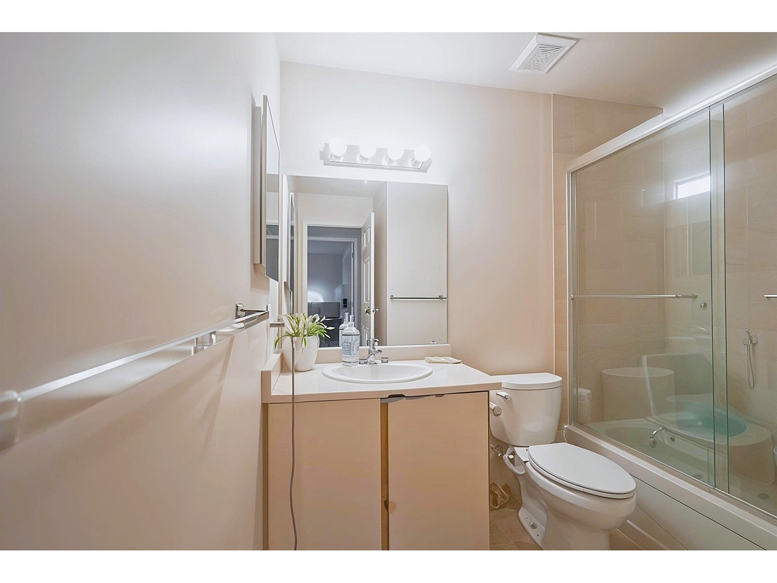 407 13963 72 Avenue, Surrey, British Columbia  V3W 2P6 - Photo 8 - R2949487
