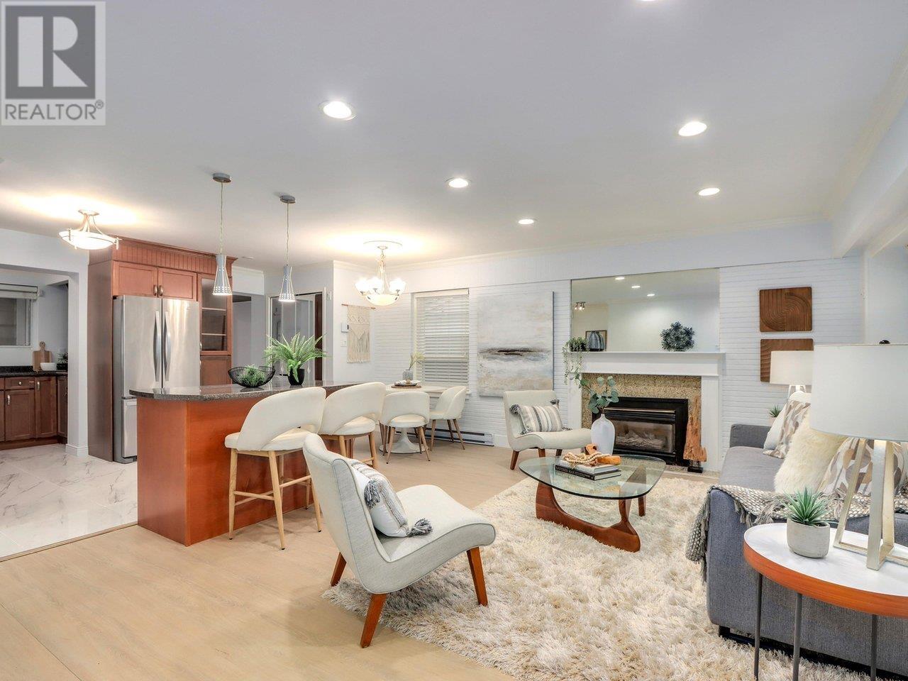 1338 Tatlow Avenue, North Vancouver, British Columbia  V7P 2Z6 - Photo 2 - R2950594