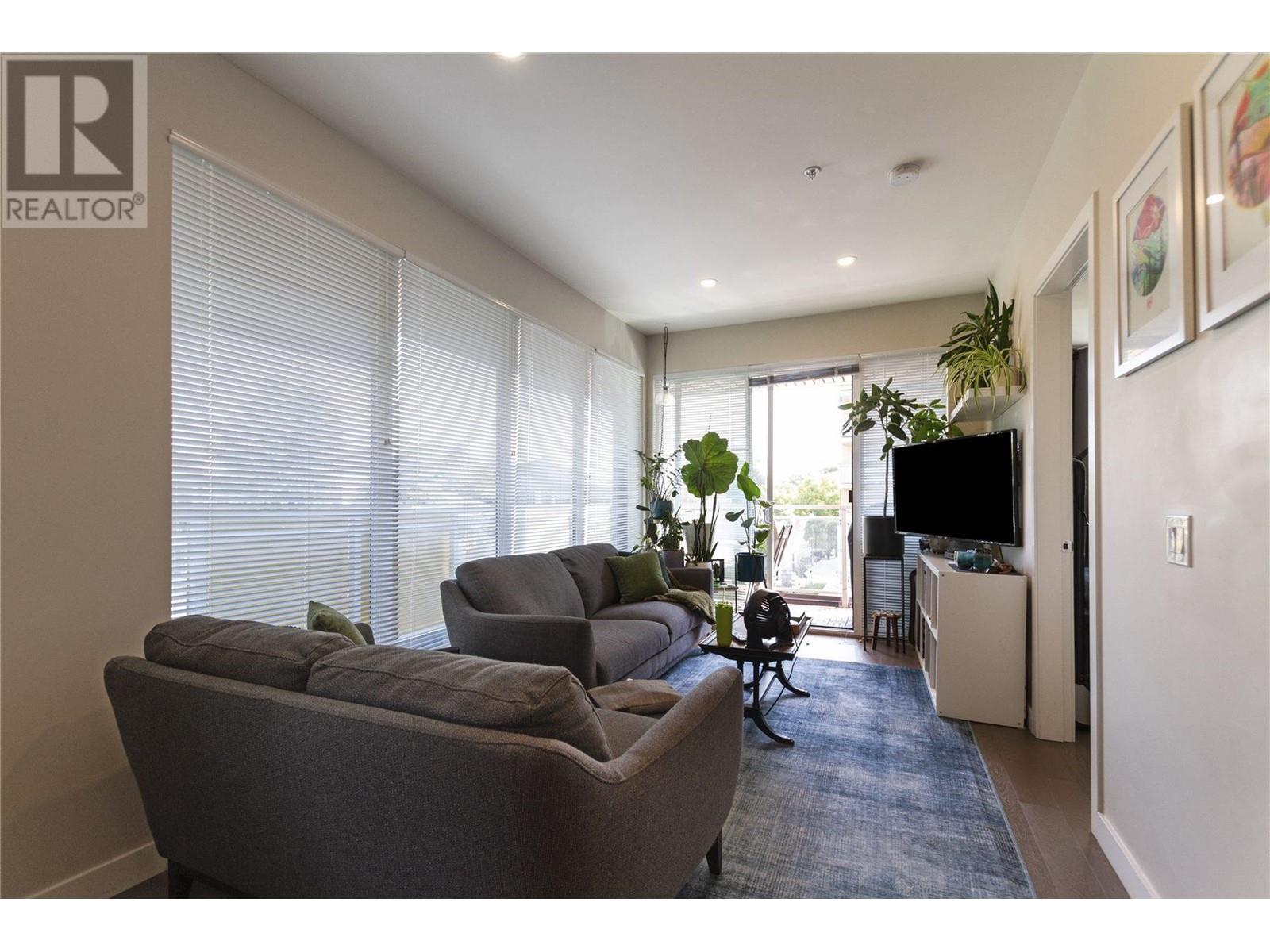 306 688 E 19th Avenue, Vancouver, British Columbia  V5V 1K2 - Photo 3 - R2950700