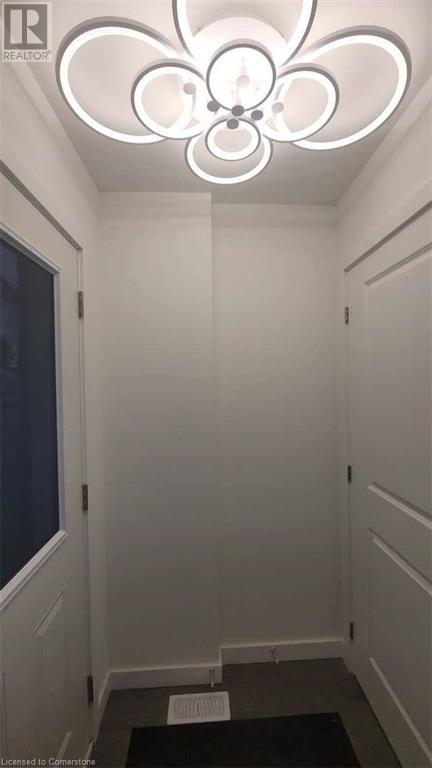 Property at 366 ALBERTA Street image 3