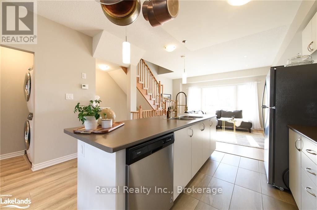 123 Sandhill Crane Drive, Wasaga Beach, Ontario  L9Z 2X2 - Photo 8 - S10436278