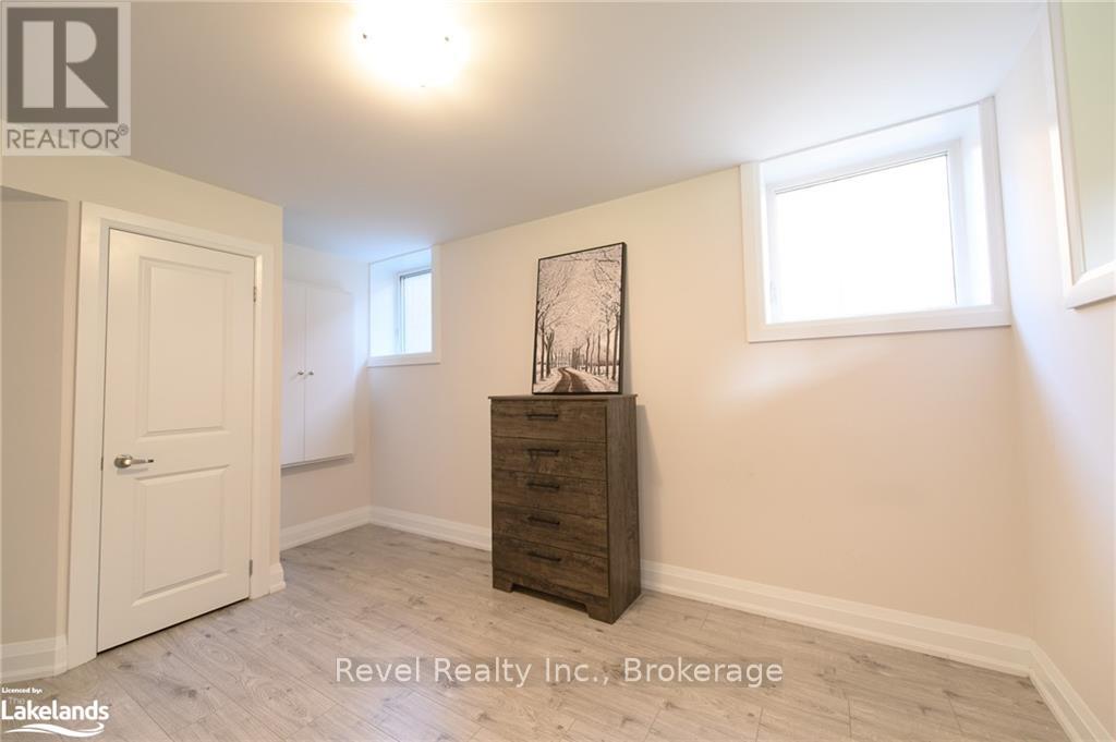 14 Lisbon Court, Wasaga Beach, Ontario  L9Z 1L2 - Photo 7 - S10438463