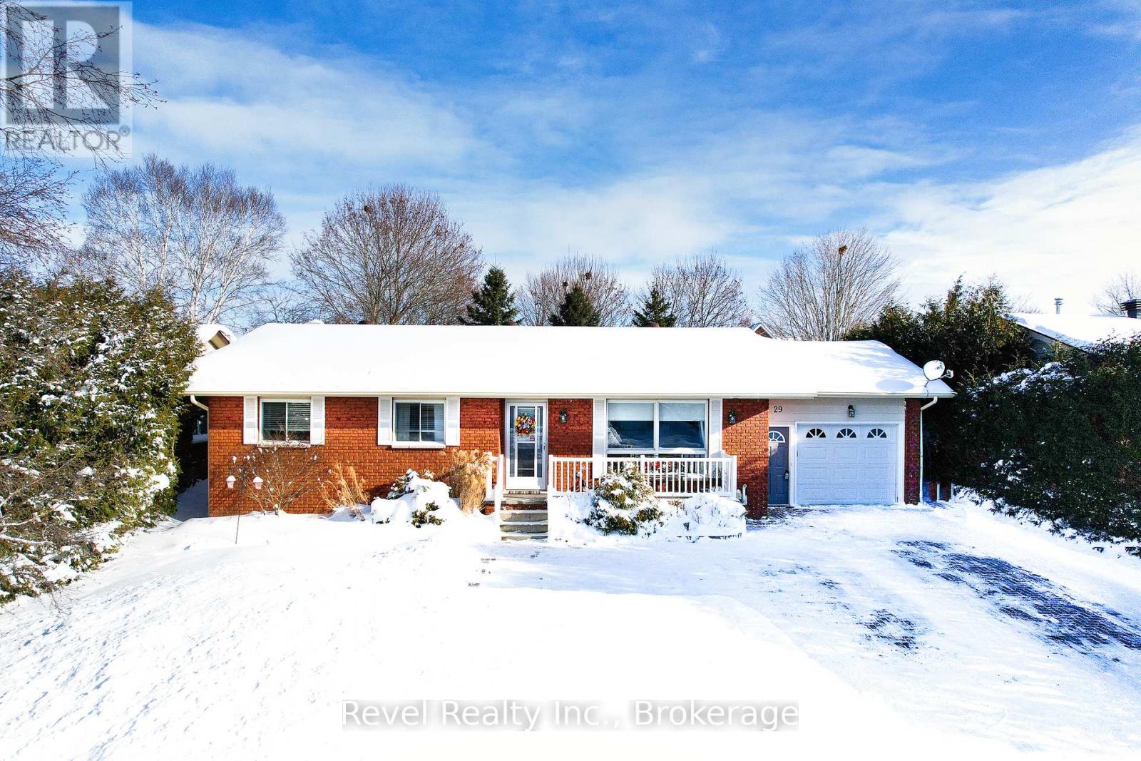 29 Shaw Street, Springwater (Elmvale), Ontario  L0L 1P0 - Photo 1 - S10438855