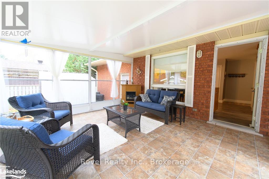 29 Shaw Street, Springwater (Elmvale), Ontario  L0L 1P0 - Photo 11 - S10438855