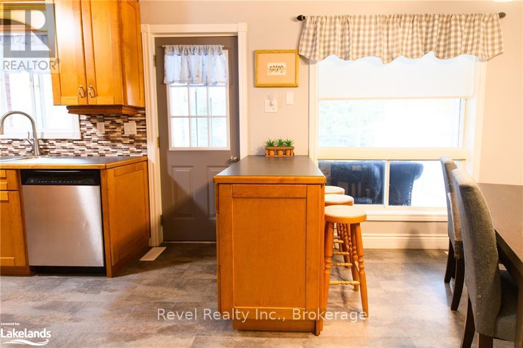 29 Shaw Street, Springwater (Elmvale), Ontario  L0L 1P0 - Photo 7 - S10438855