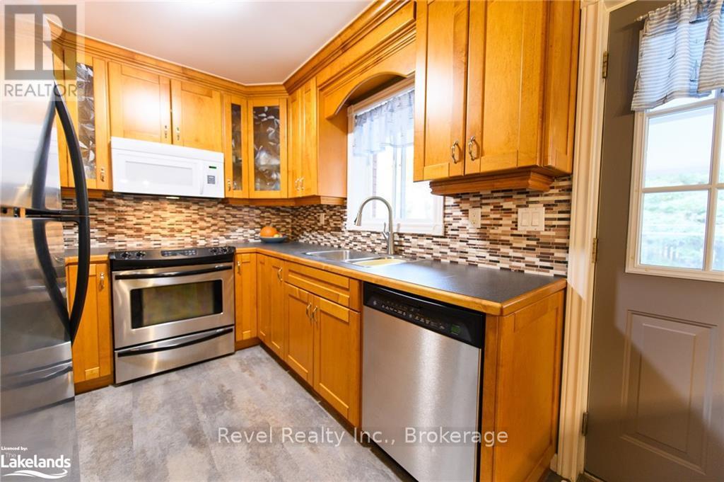 29 Shaw Street, Springwater (Elmvale), Ontario  L0L 1P0 - Photo 8 - S10438855