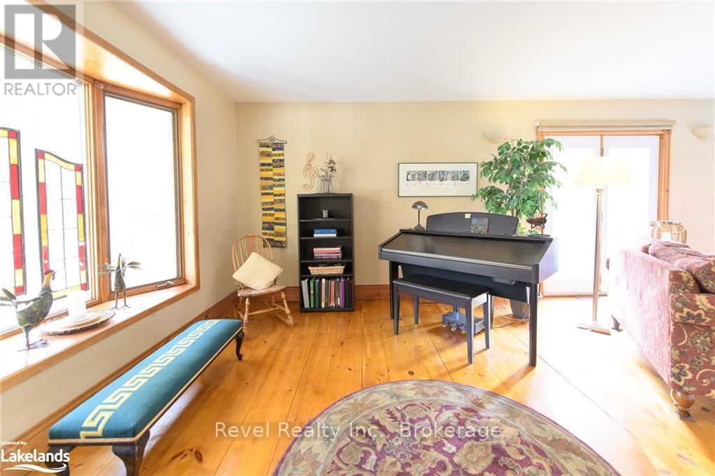 80 Mary Street, Clearview (Creemore), Ontario  L0M 1G0 - Photo 15 - S10439110