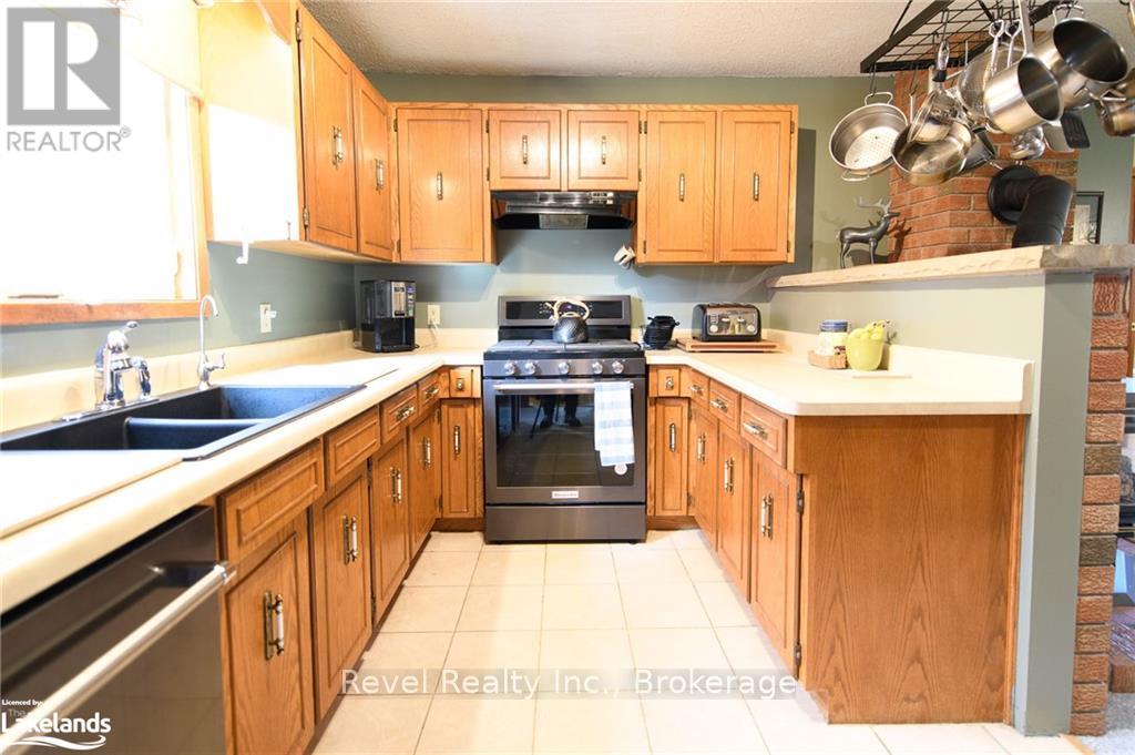 80 Mary Street, Clearview (Creemore), Ontario  L0M 1G0 - Photo 5 - S10439110