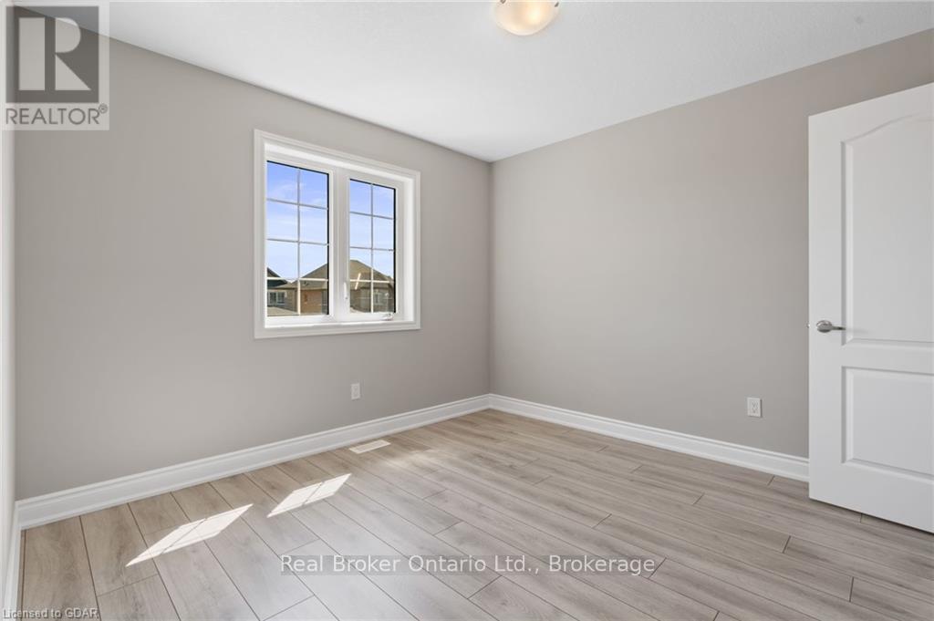 15 Venture Way, Thorold, Ontario  L2V 0G9 - Photo 24 - X10877137